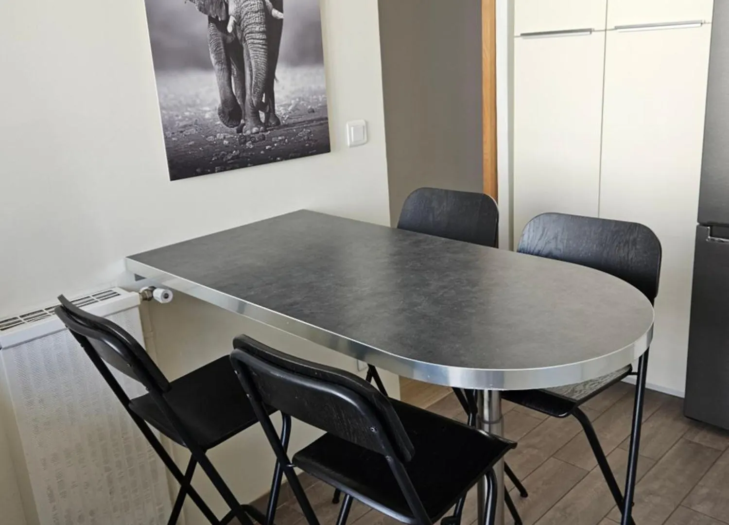 Chambre En Colocation Fille, Proche Mer, Climatisation ツーロン 0*,  フランス