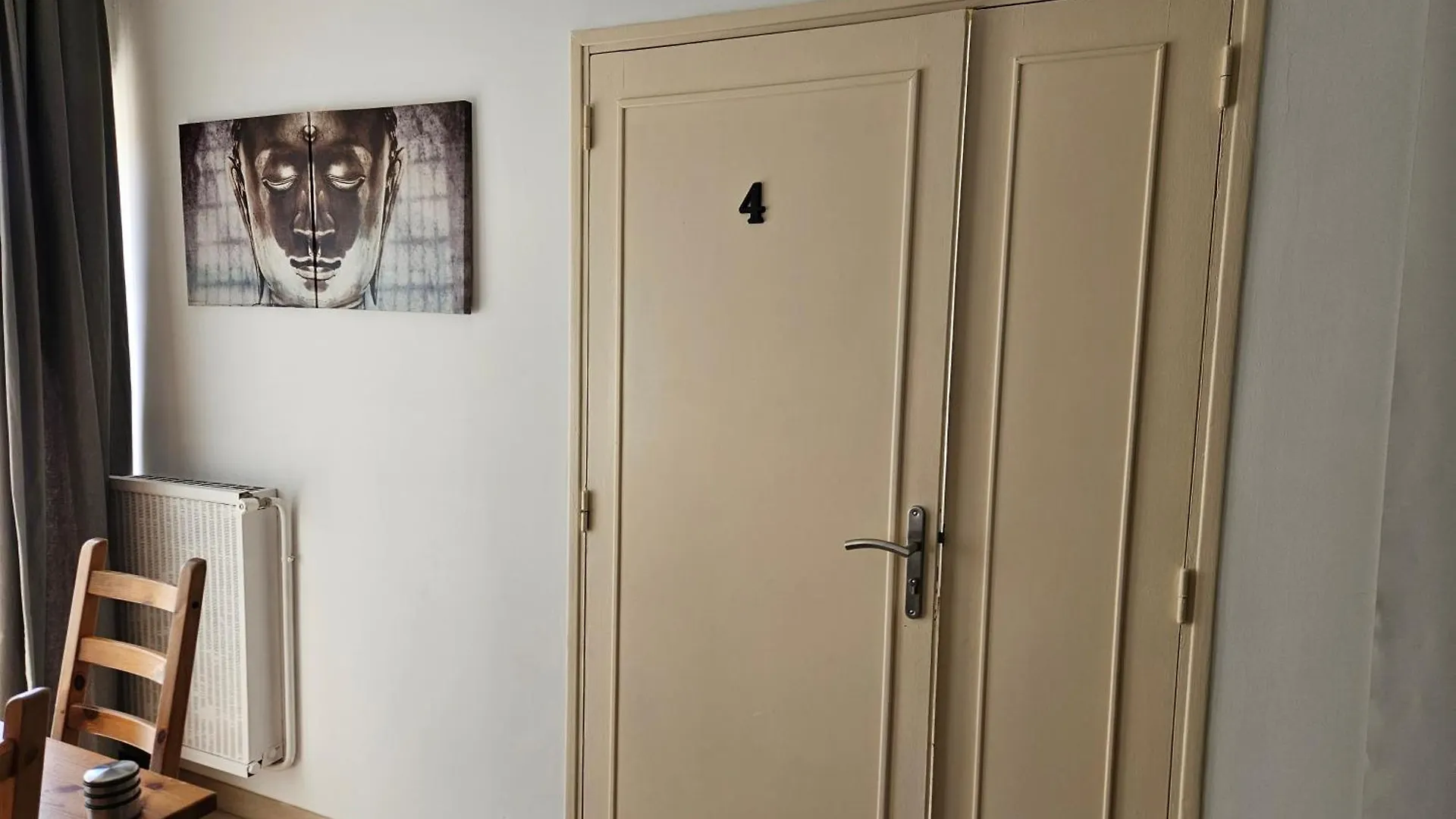 Chambre En Colocation Fille, Proche Mer, Climatisation ツーロン アパート