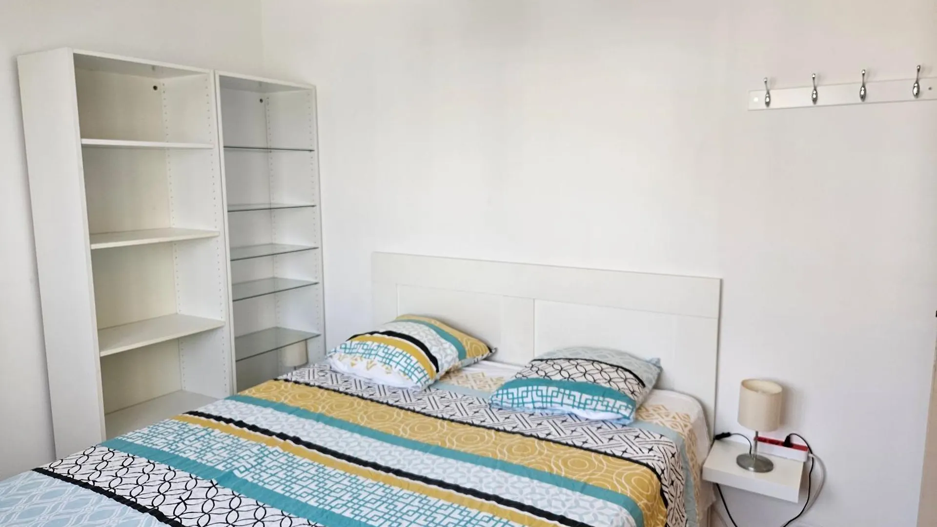 Chambre En Colocation Fille, Proche Mer, Climatisation ツーロン